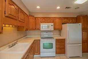 1006 Paradise Rd, Swampscott, MA 01907 - Photo 9