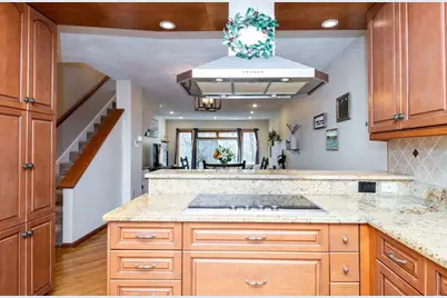 905 Sherwood Forest Ln. #905, Saugus, MA 01906 - Photo 13