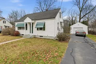 47 Holy Cross St, Springfield, MA 01104 - Photo 3