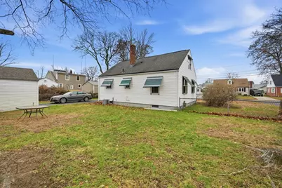 47 Holy Cross Street, Springfield, MA 01104 - Photo 5