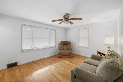 47 Holy Cross Street, Springfield, MA 01104 - Photo 11