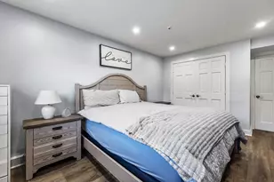 90 Edgelawn Ave, North Andover, MA 01845 - Photo 9