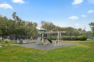 90 Edgelawn Ave, North Andover, MA 01845 - Photo 13