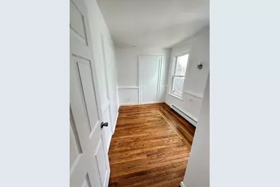 391 Pleasant St, Holyoke, MA 01040 - Photo 9