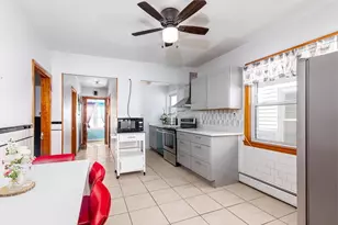 21 Beach Rd, Revere, MA 02151 - Photo 9