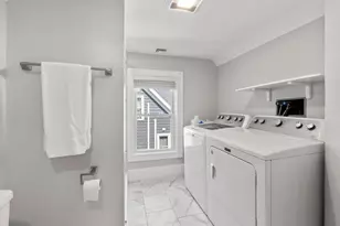 103 Belgrade Ave, Boston, MA 02131 - Photo 15