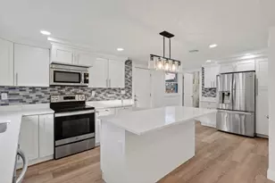 24 Railroad St, Methuen, MA 01844 - Photo 7