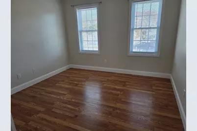 176 Oak Grove Ave, Fall River, MA 02723 - Photo 5