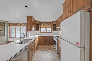 146 Framingham Rd, Marlborough, MA 01752 - Photo 5