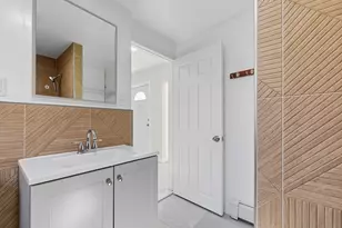 1297 Pleasant St, Weymouth, MA 02189 - Photo 9