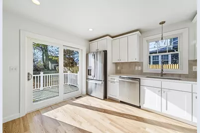 14 Ravenswood, Providence, RI 02908 - Photo 5