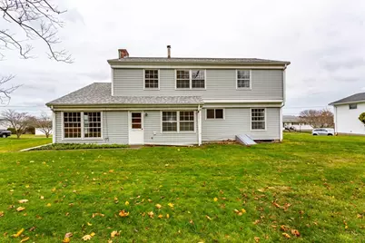 105 Cornhill Rd, Somerset, MA 02725 - Photo 5