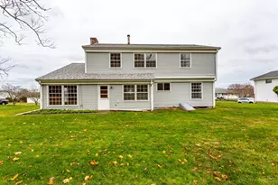 105 Cornhill Rd, Somerset, MA 02725 - Photo 5