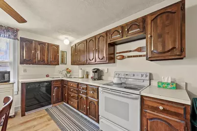 34 Goodrich St, North Adams, MA 01247 - Photo 17