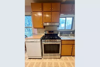 105 Dewolf St, New Bedford, MA 02740 - Photo 13