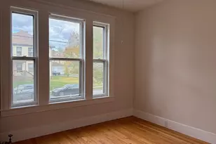 271-273 Pleasant St, Holyoke, MA 01040 - Photo 13