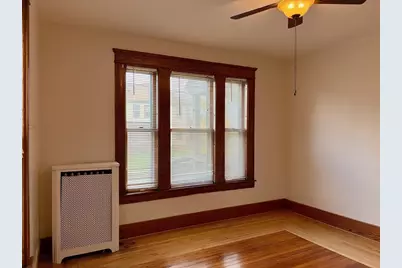 271-273 Pleasant St #271, Holyoke, MA 01040 - Photo 5