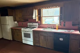 35 School St, Winchendon, MA 01475 - Photo 7