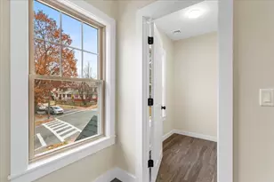 123 Bay St, Springfield, MA 01109 - Photo 35