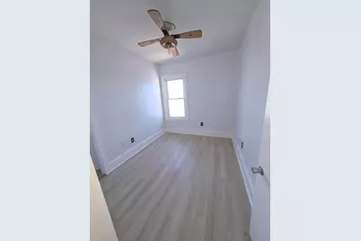 850 County St #3, New Bedford, MA 02721 - Photo 5