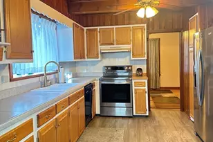 40 Peekskill Ave, Springfield, MA 01129 - Photo 9