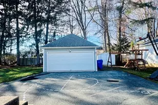 40 Peekskill Ave, Springfield, MA 01129 - Photo 27