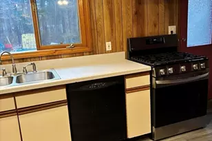 96 Summit St, Rockland, MA 02370 - Photo 3