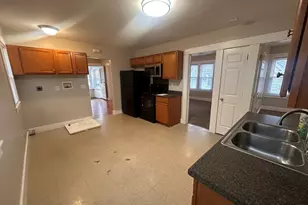 383 Newbury St, Springfield, MA 01104 - Photo 5