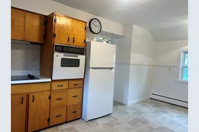 17 Lincoln St #2, Greenfield, MA 01301 - Photo 1