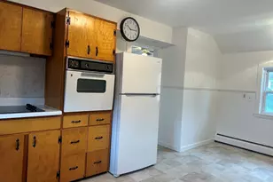 17 Lincoln St, Greenfield, MA 01301 - Photo 1