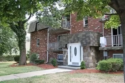 10 Skyline Dr #5, Braintree, MA 02184 - Photo 1