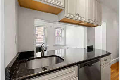 39 Revere St #6, Boston, MA 02114 - Photo 11