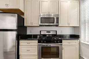 39 Revere St, Boston, MA 02114 - Photo 13