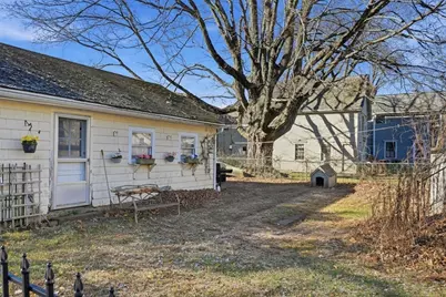 118 Elm St, Amesbury, MA 01913 - Photo 17