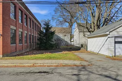 118 Elm St, Amesbury, MA 01913 - Photo 19