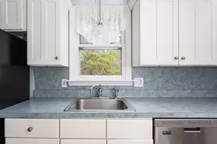 955 Summer St, Franklin, MA 02038 - Photo 9