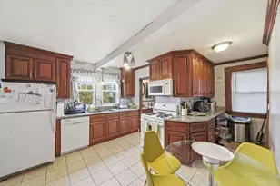 37 Albion St, Methuen, MA 01844 - Photo 3