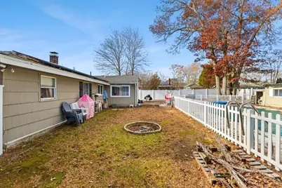 40 Christopher Rd, Brockton, MA 02302 - Photo 5
