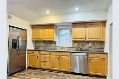 415 Pearl St, Stoughton, MA 02072 - Photo 7