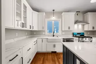 910 Livingston St, Tewksbury, MA 01876 - Photo 3