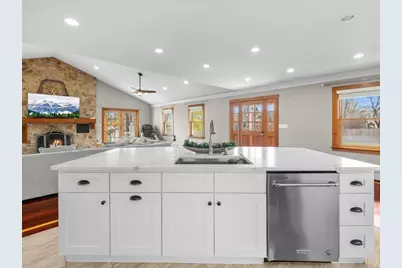 132 Thatcher Street, Westwood, MA 02090 - Photo 3