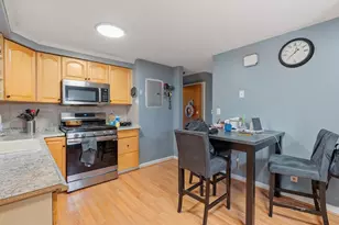 10 Everett Ave, Boston, MA 02125 - Photo 15