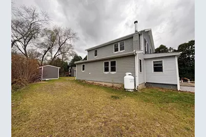 951 Dickinson St, Fall River, MA 02721 - Photo 3