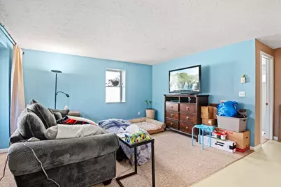 9 Charlton Street, Oxford, MA 01540 - Photo 5