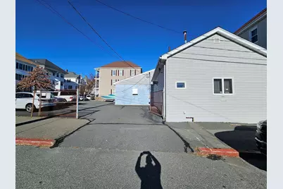 161 Earle St, New Bedford, MA 02746 - Photo 3