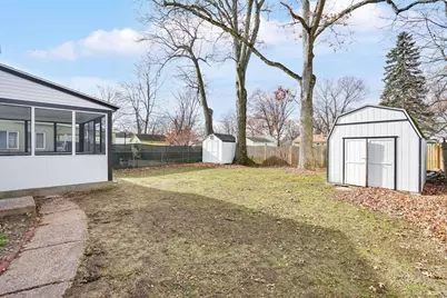 100 Abbott St, Springfield, MA 01118 - Photo 5