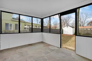 100 Abbott St, Springfield, MA 01118 - Photo 9