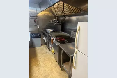 717 Fall River Ave, Seekonk, MA 02771 - Photo 9