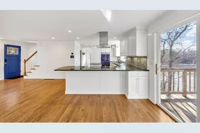 160 Algonquin Ave, Mashpee, MA 02649 - Photo 7