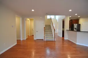 8 Spicebush Ct, Hopkinton, MA 01748 - Photo 3